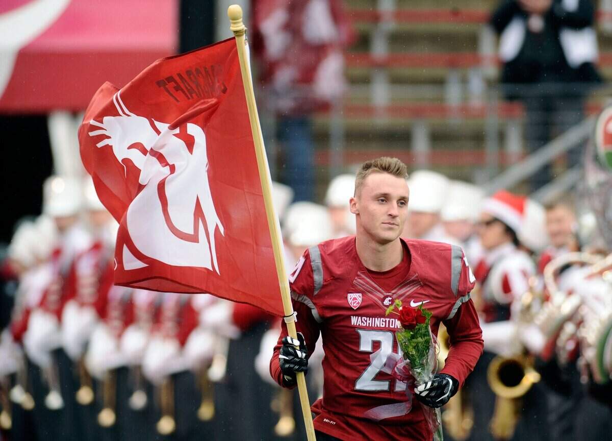 Nov 25, 2016; Pullman, WA, USA; Washington State Cougars wide receiver River Cracraft (21) is introduced before a game against the Washington Huskies at Martin Stadium. Mandatory Credit: James Snook-USA TODAY Sports
