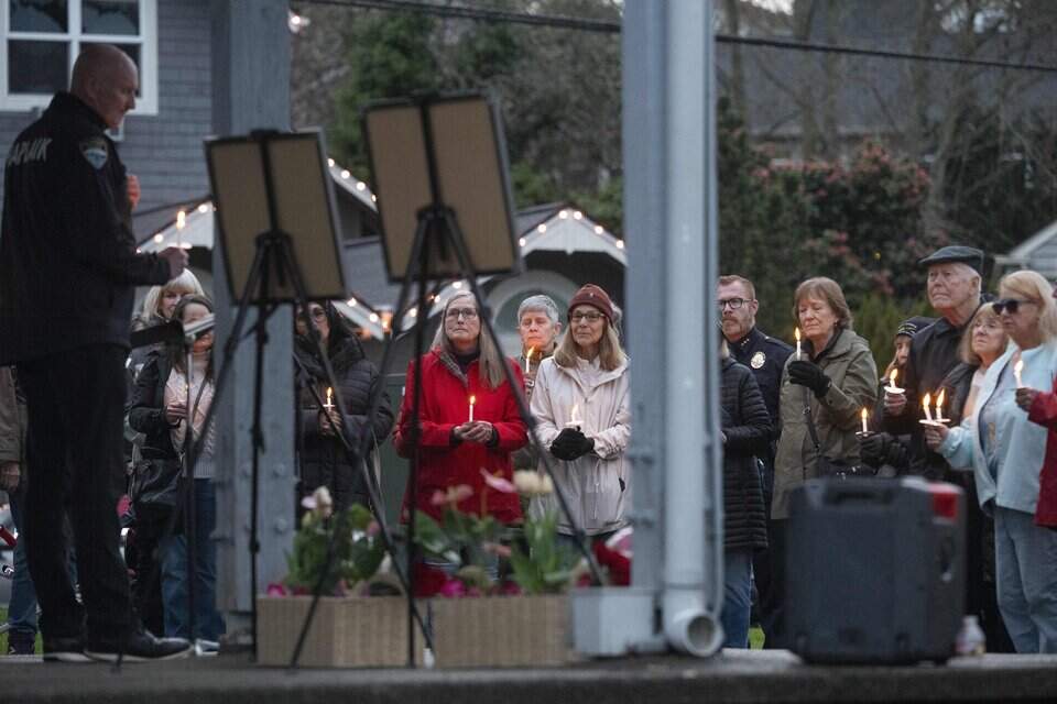 Community honors four stabbing victims at candlelight vigil | Tacoma ...