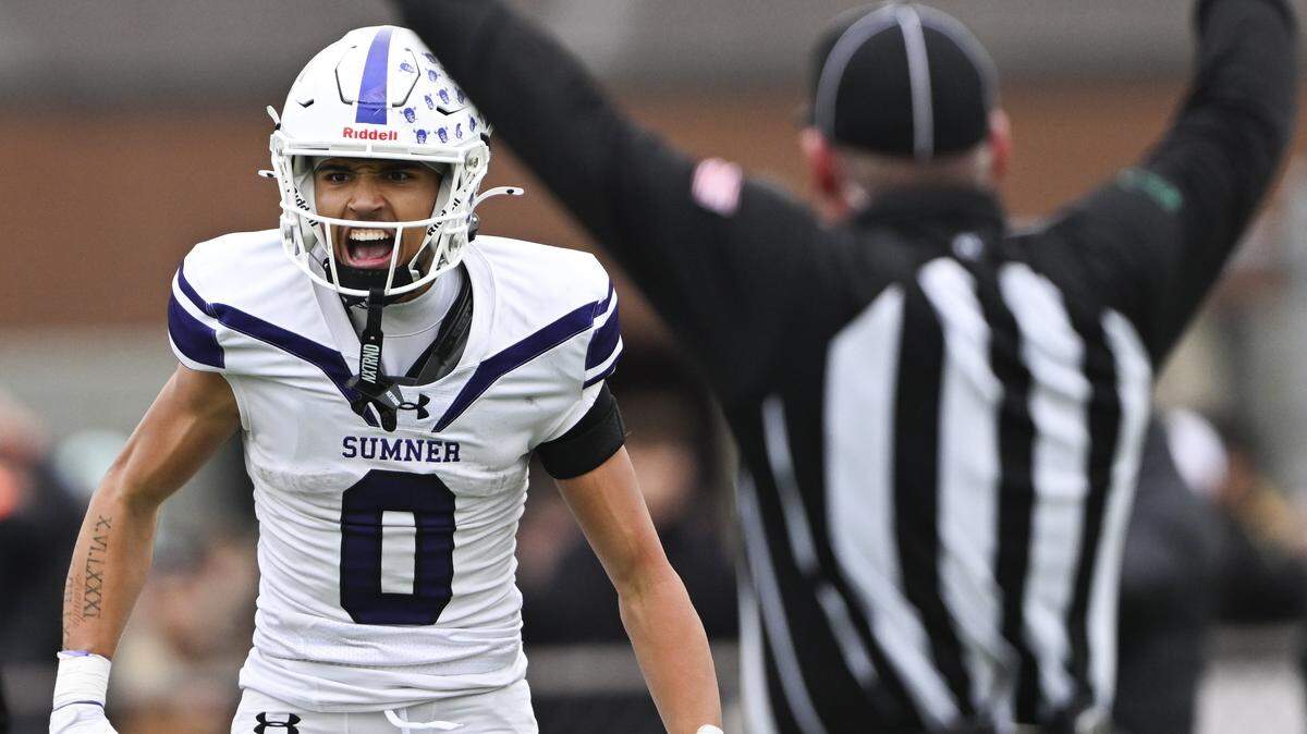 Sumner wide receiver Braylan Pope (0) reacts to a touchdown against Puyallup during the first half of the 4A state semifinal game at Sparks Stadium, on Saturday, Nov. 29, 2025 in Puyallup, Wash.