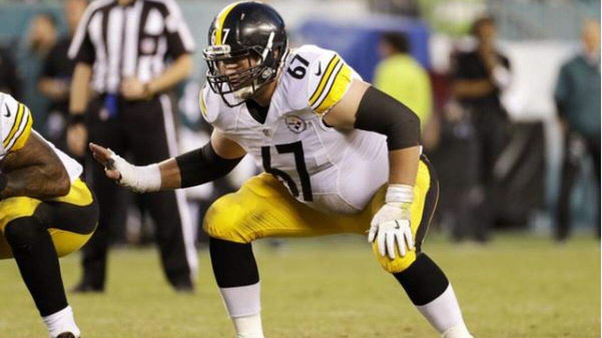 The Seahawks have agreed on a two-year contract with former Steelers offensive lineman B.J. Finney. The 28-year-old veteran has played left guard, right guard, center and even some tight end for Pittsburgh. Here the former undrafted rookie free agent plays against the Philadelphia Eagles in September 2016.