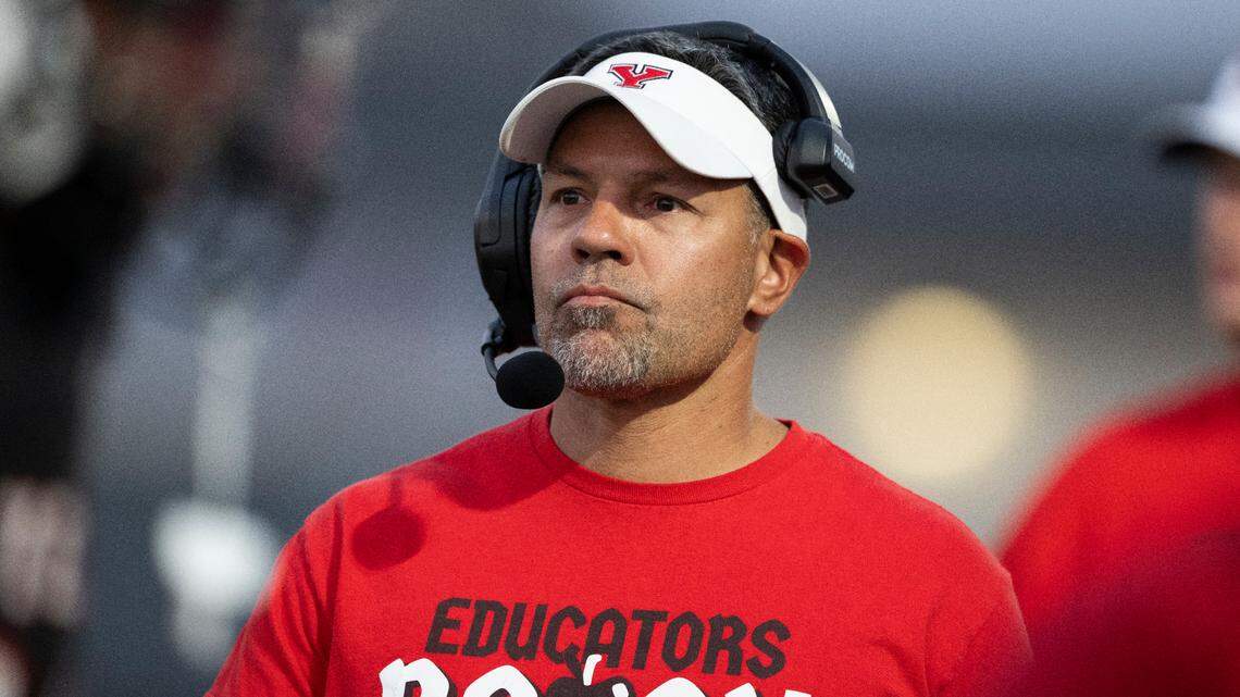 Yelm football coach Jason Ronquillo, who led team to state title, abruptly resigns
