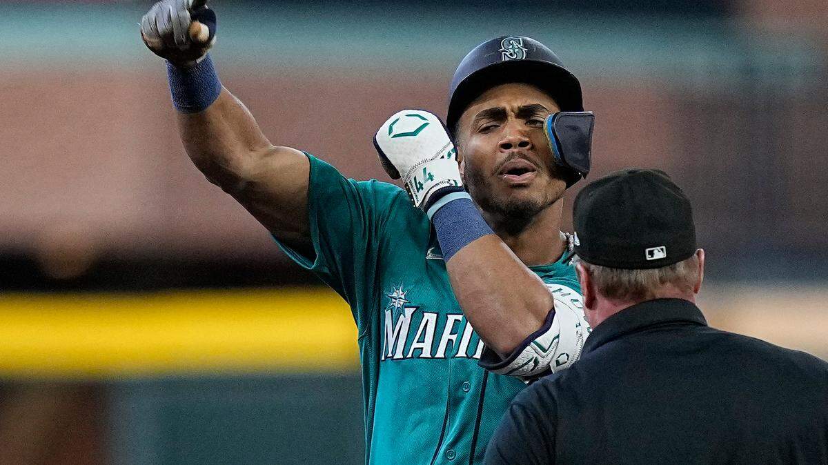 Seattle Mariners’ Julio Rodriguez celebrates after hitting a leadoff double during the first inning of a baseball game against the Houston Astros, Sunday, Aug. 20, 2023, in Houston. (AP Photo/Kevin M. Cox)