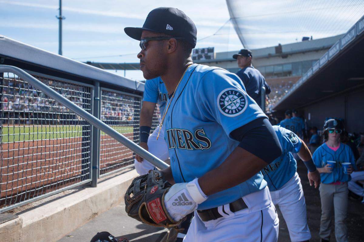Seattle Mariners outfielder Mallex Smith runs out of the dugout in a spring training game against the Padres on Thursday, March 5, 2020 at Peoria Stadium in Peoria, Ariz.