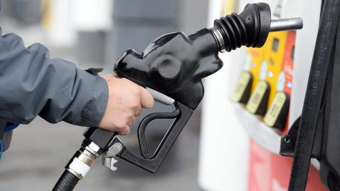 Gas usage in WA and across the country drop as drivers look to save on transportation cost