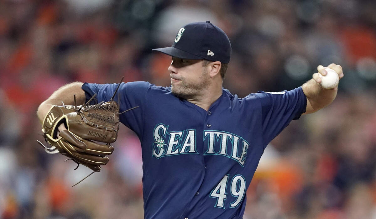 Seattle Mariners starting pitcher Wade LeBlanc throws against the Houston Astros during the first inning of a baseball game Monday, Sept. 17, 2018, in Houston. 9AP Photo/David J. Phillip)