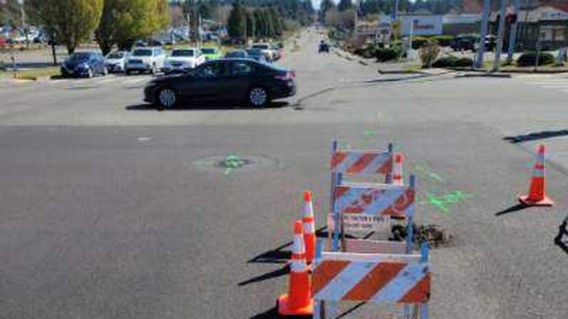 Emergency sinkhole repair closes multiple lanes of Tacoma intersection
