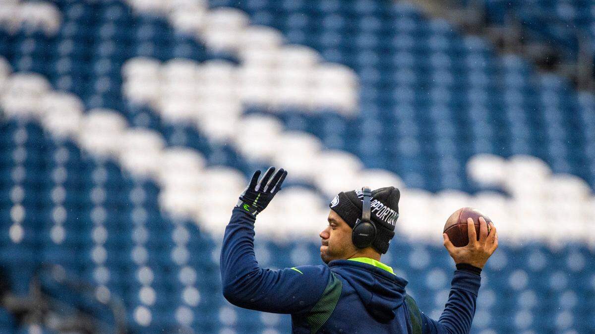 By adding Russell Wilson, Broncos would bring in proven Super Bowl-winning quarterback