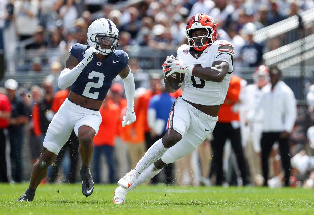 Sep 7, 2024; University Park, Pennsylvania, USA; Bowling Green Falcons tight end Harold Fannin Jr (0) catches a pass during the second quarter against the Penn State Nittany Lions at Beaver Stadium. Penn State defeated Bowling Green 34-27. Mandatory Credit: Matthew O'Haren-Imagn Images