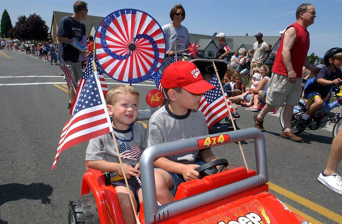 Steilacoom Parade 1