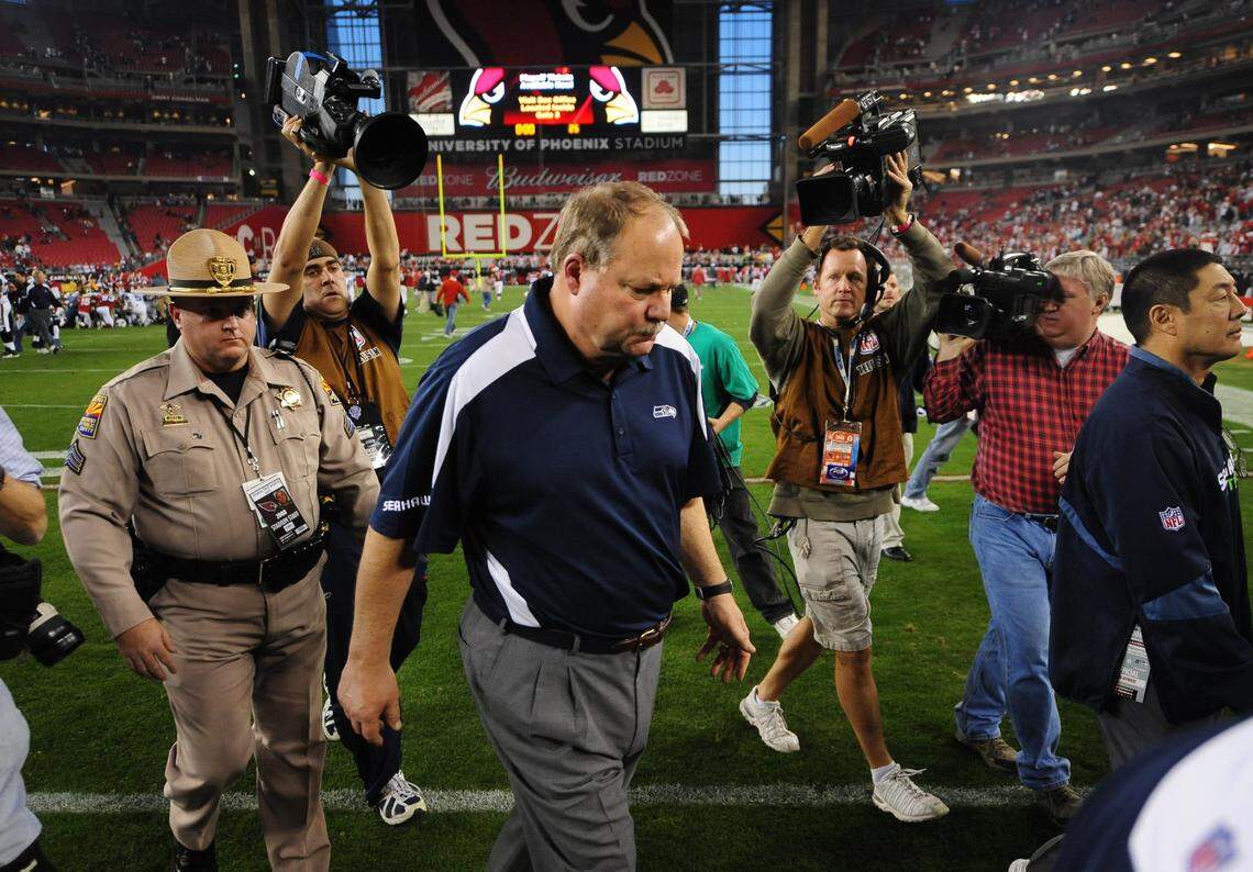Dec. 28, 2008; Glendale, AZ, USA; Seattle Seahawks head coach Mike Holmgren walks off the field following his final game as head coach for the Seahawks against the Arizona Cardinals at University of Phoenix Stadium. Arizona defeated Seattle 34-21. Mandatory Credit: Mark J. Rebilas-USA TODAY Sports