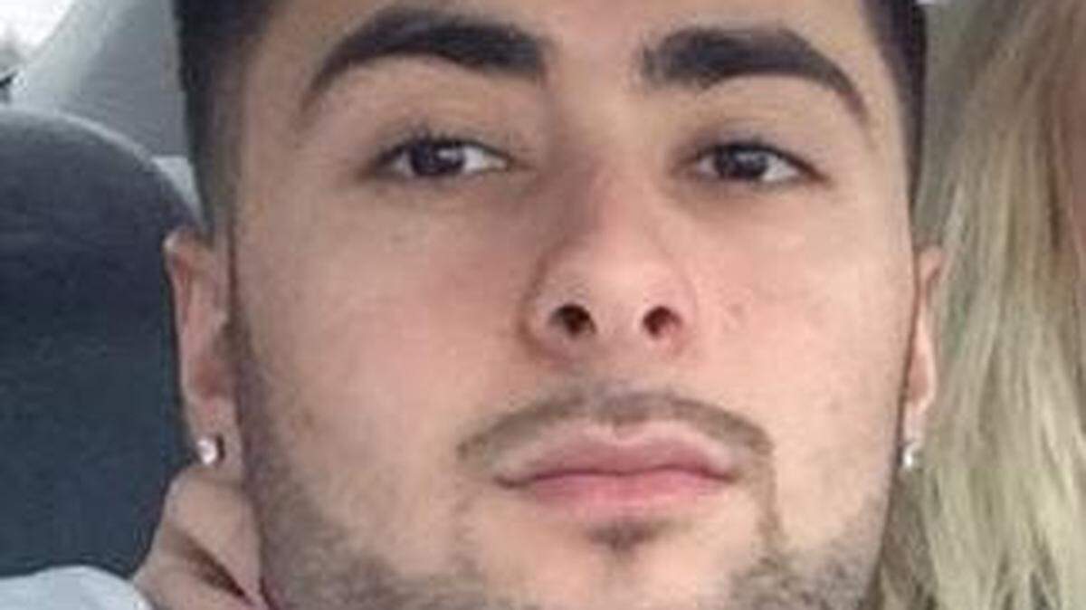 Roman Anthony Mira was accused of trying to rob a Girl Scout selling cookies outside a Tacoma grocery store on March 10, 2018.