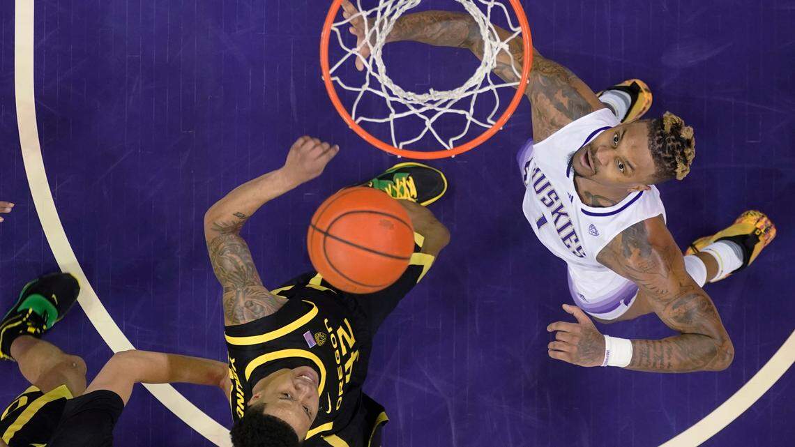 Washington builds early double-digit lead, routs Oregon, 78-67
