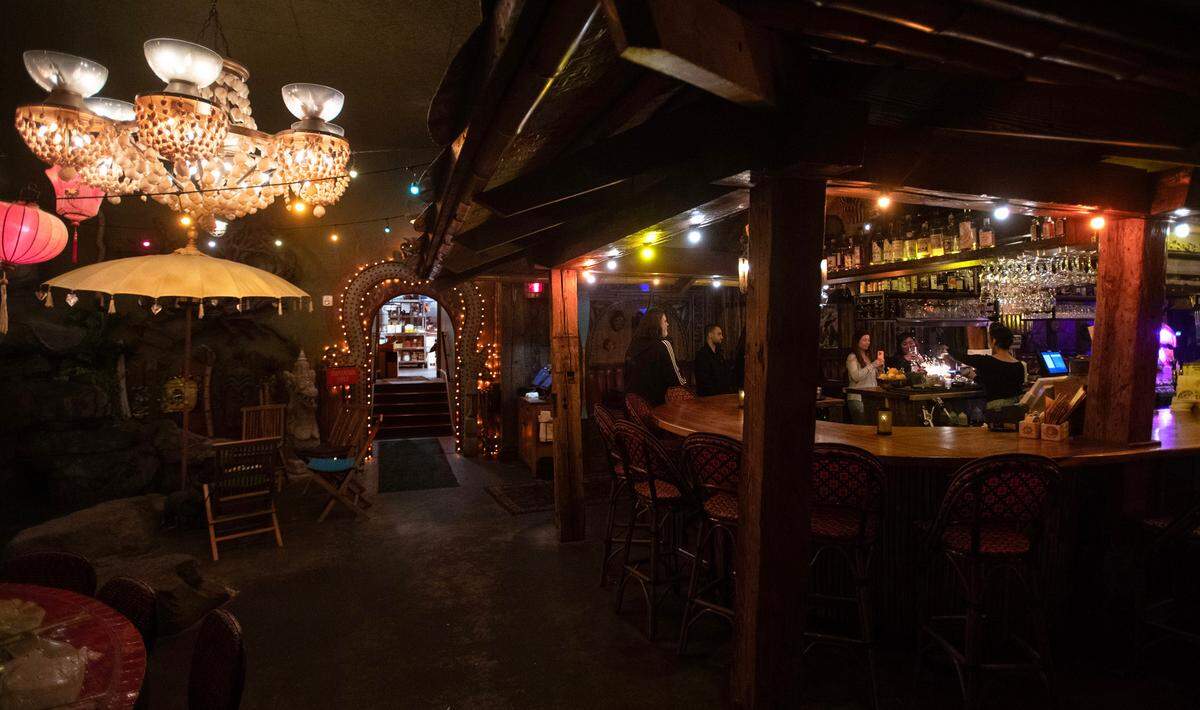 The Old Hangout focuses on tiki-style cocktails. As the only bar at Elks Temple open past midnight on weekend nights, it fills up with hotel guests, concert-goers and locals alike.