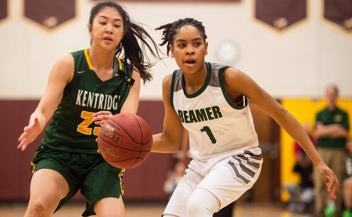 Todd Beamer’s Alisaundrio Hardwell (1) dribbles the ball up the court. Kentridge played Todd Beamer in a basketball game at Enumclaw High School in Enumclaw, Wash., on Saturday, Feb. 2, 2019.
