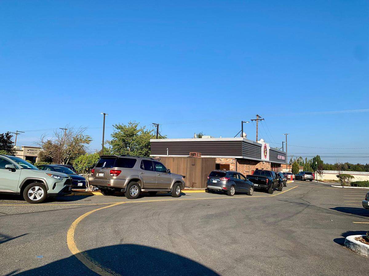 The drive-thru line steadily held a dozen cars on Friday, Sept. 30, a day before the grand opening of Al’s Hot Chicken in University Place.