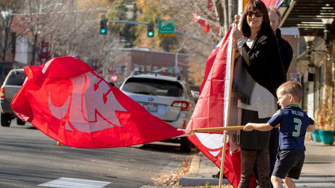 A prelude to chaos in Pullman. College Gameday setting up for a monumental show at Washington State