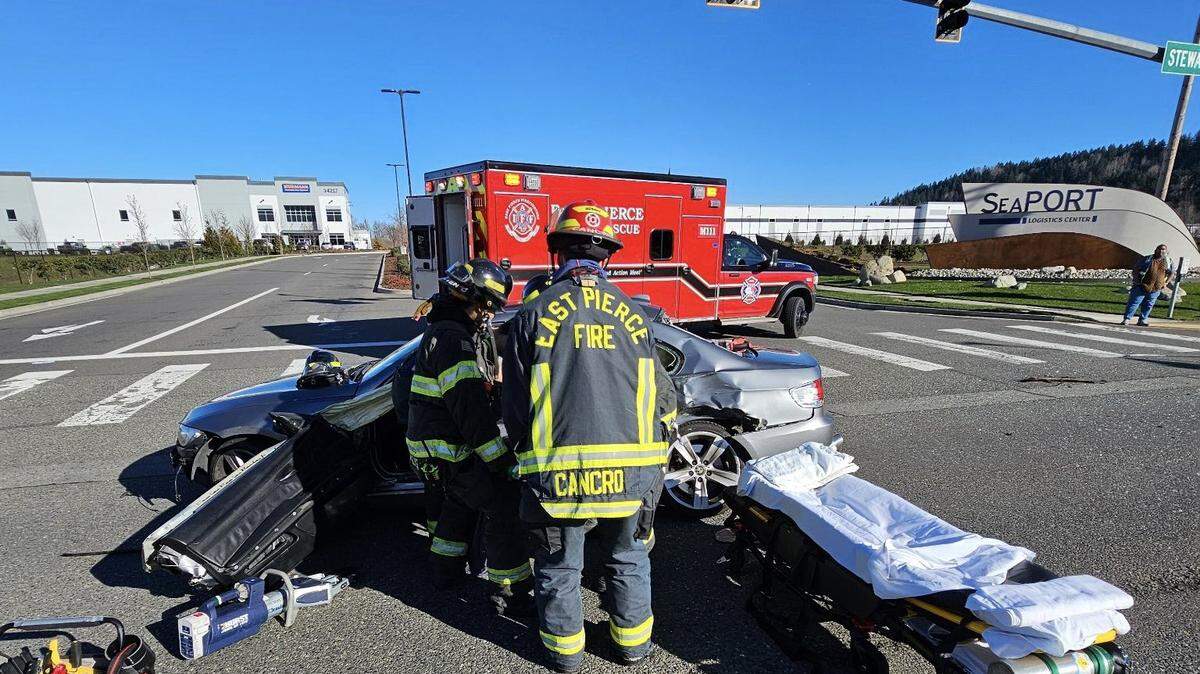 A car crash north of Sumner was blocking an entire road on Friday morning.