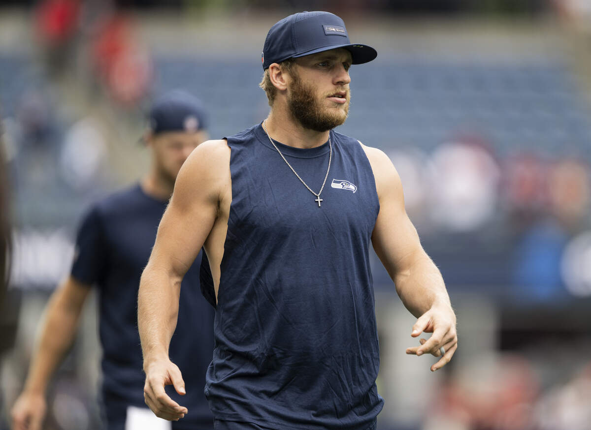Seattle Seahawks wide receiver Cooper Kupp (10) warms up before the game against the San Francisco 49ers at Lumen Field, on Sunday, Sept. 7, 2025, in Seattle.