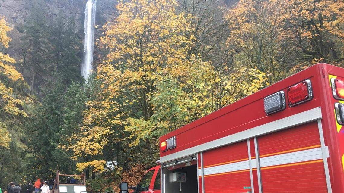 A woman and her 2-year-old daughter fell 50 feet from a trail Sunday at Multnomah Falls in Oregon as onlookers rushed to help them, sheriff’s officials say.