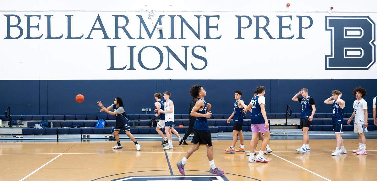 Bellarmine Prep boys basketball team runs drills during practice at Bellarmine Preparatory School, on Monday, March 3, 2025, in Tacoma, Wash.