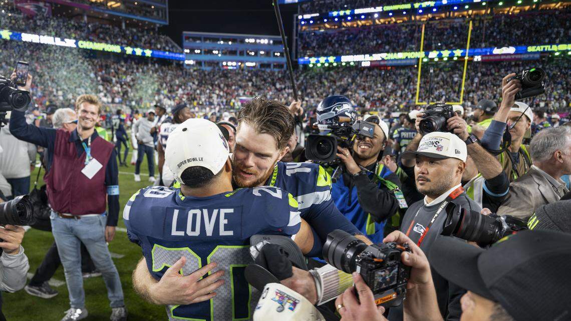 Seattle Seahawks players and coaches visit WA Capitol after Super Bowl win