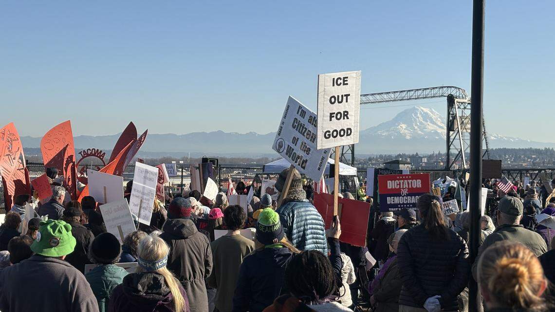 Over 1,000 people in downtown Tacoma protest a year of Trump in office