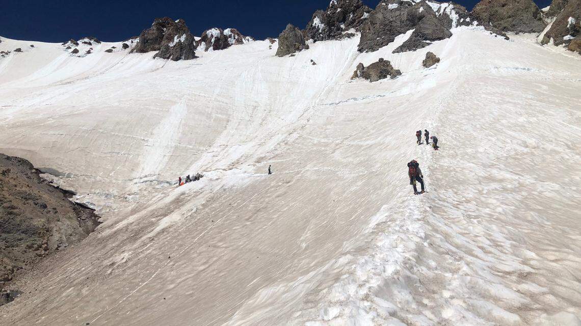 Couple roped together plunges 700 feet on Mount Hood, Oregon cops say