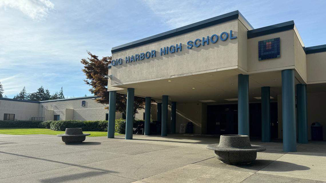 Gig Harbor High School is one of three high schools in the Peninsula School District, along with Peninsula High School and choice school Henderson Bay High School. 