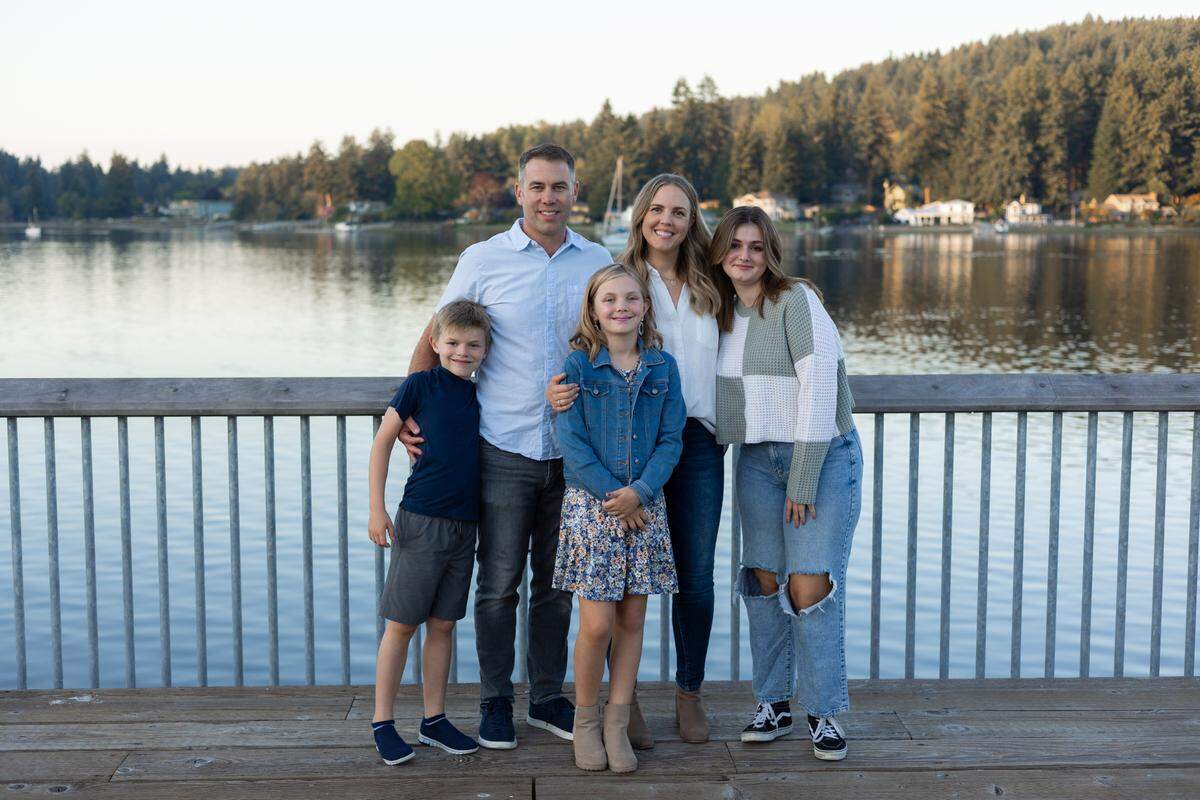 Reid Ekberg with his wife Carrianne, niece Kylie (right), daughter Cora (center) and son Milo.