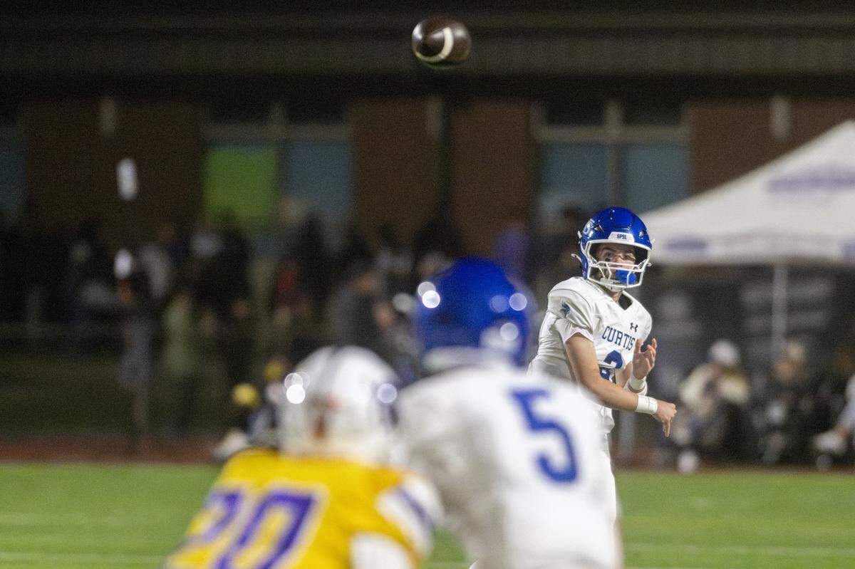 Curtis quarterback Sam Patterson (2) passes the ball during a game against Sumner on Friday, Oct. 17, 2025, in Sumner, Wash.