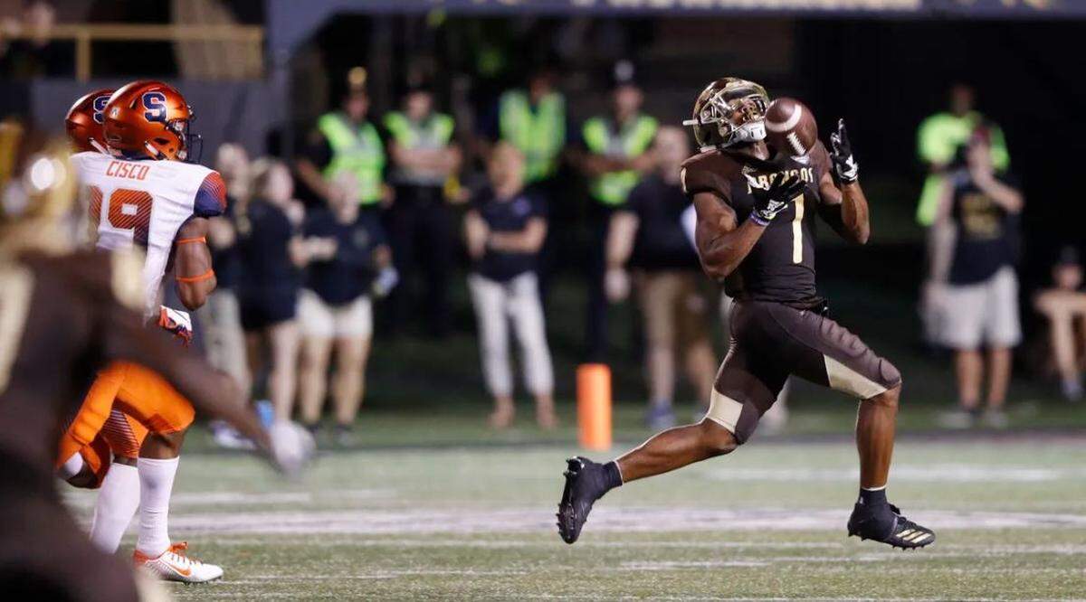 D’Wayne Eskridge, a super-fast wide receiver from Western Michigan, is the Seahawks’ first choice in the 2021 NFL draft. Seattle selected 4.3 40 flyer in the second round, at 56th overall.