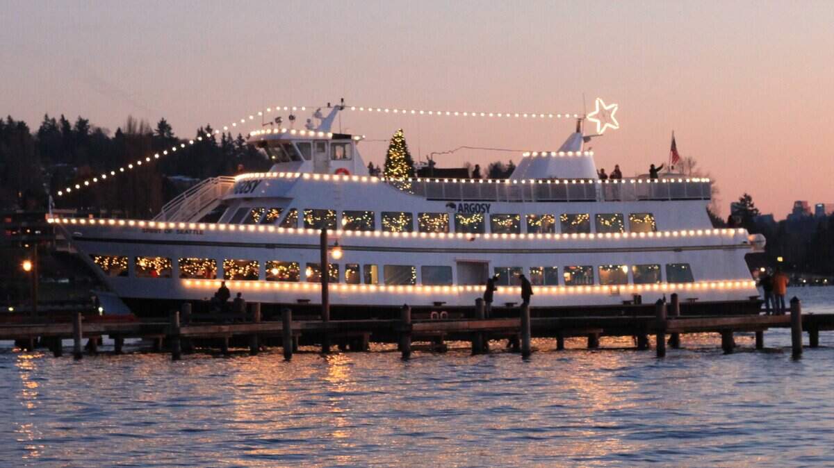 Carolers will greet the Argosy Cruises’ Christmas Ship when it comes to Skansie Brothers Park.
