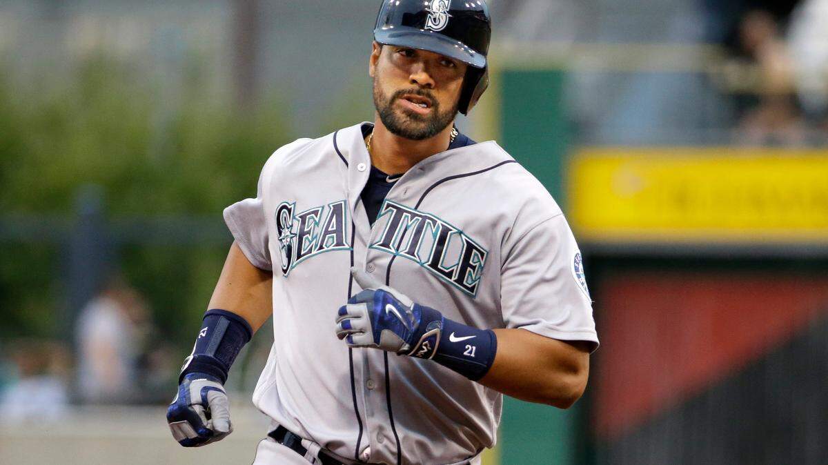 Seattle Mariners’ Franklin Gutierrez rounds third after hitting a solo home run off Pittsburgh Pirates starting pitcher Francisco Liriano in the third inning of a baseball game in Pittsburgh, Tuesday, July 26, 2016. (AP Photo/Gene J. Puskar)