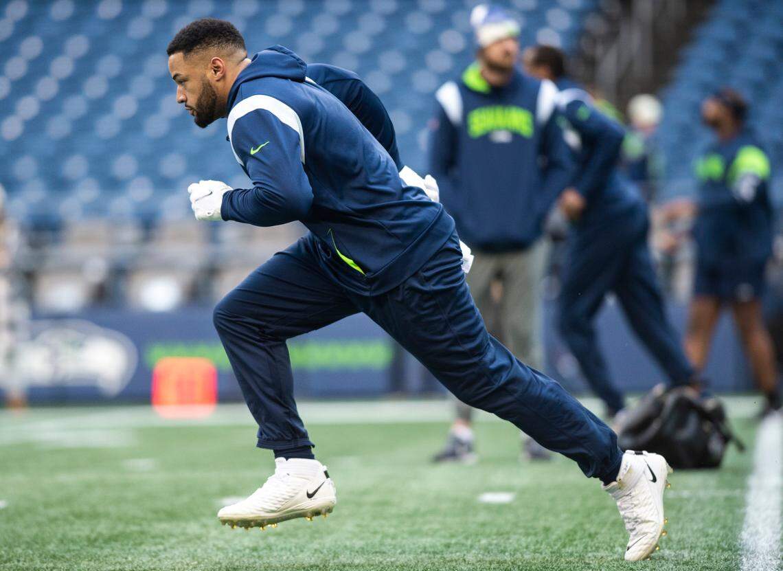 Seattle Seahawks tight end Tyler Mabry, 85, warms up before the start of an NFL game against the New York Jets at Lumen Field in Seattle, Wash. on Jan. 1, 2023.