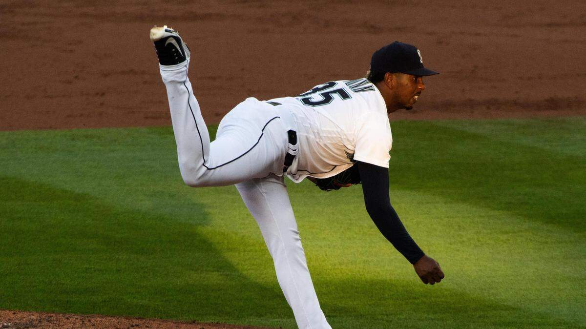 Seattle Mariners starting pitcher Justin Dunn (35) pitches during the third inning. The Seattle Mariners played the Los Angeles Angels in a Major League Baseball game at T-Mobile Park in Seattle , Wash., on Tuesday, Aug. 4, 2020.