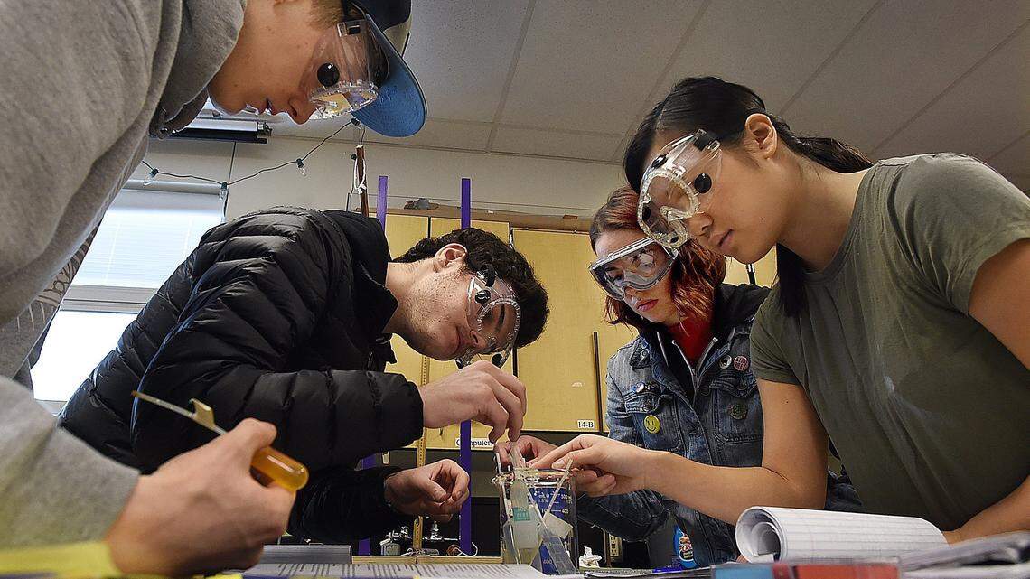 Washington’s high-school graduation requirements don’t line up with admission requirements for public universities, a new report says.