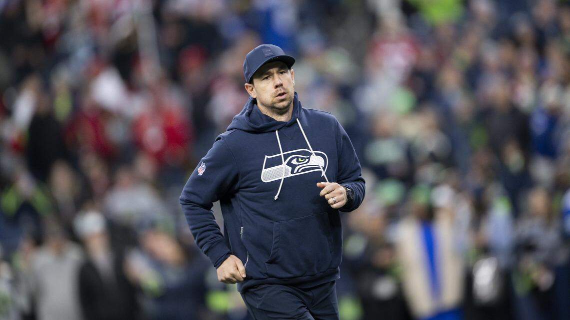 2 open NFL head-coach jobs left. Seahawks’ OC Klint Kubiak to interview for both