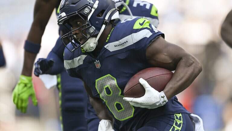 Seahawks preseason day 19: Jadarian Price back on track to RB1; poor play=gone