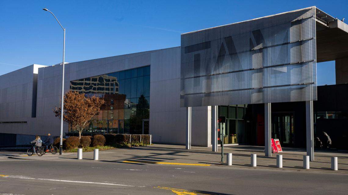Tacoma Art Museum closes for weekend due to safety threat, TPD says