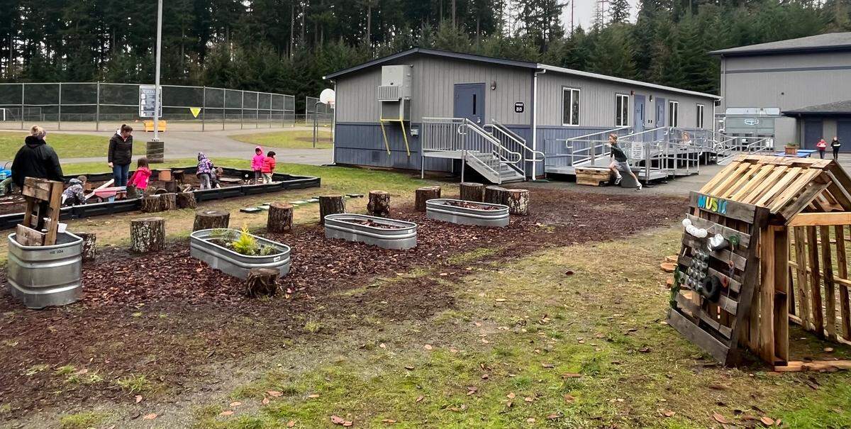 Peninsula School District takes learning outside at Voyager Elementary School.