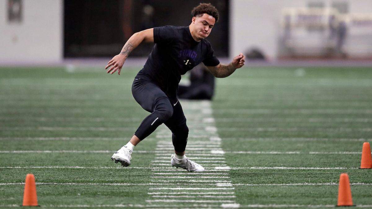 Washington defensive back Byron Murphy runs through a drill during an NFL football Pro Day at the school Monday, April 1, 2019, in Seattle. (AP Photo/Elaine Thompson)