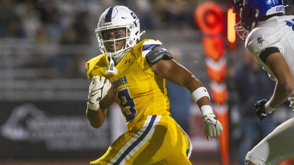 Sumner running back Lance McGee (9) out paces Curtis defenders to carry the ball into the end zone for a touchdown on Friday, Oct. 17, 2025, in Sumner, Wash.
