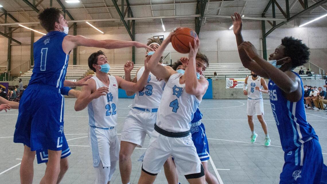 After a l-o-n-g wait, basketball is back at GHHS and Peninsula.  Here’s what to expect