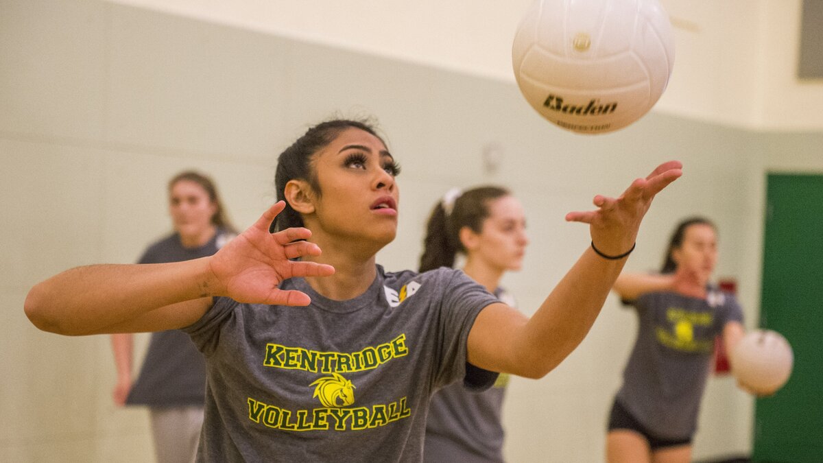 Class 4A NPSL Cascade MVP and TNT All-Area volleyball player of the year, Zaiah Luna-Calvin practices a serve with her Kentridge High School girls volleyball team on Monday, Nov. 12, 2018.
