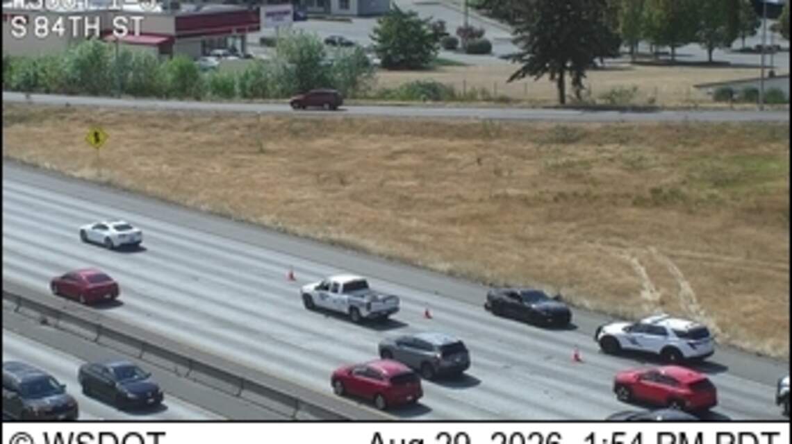 Police searching for man involved in I-5 hit-and-run who fled scene on foot