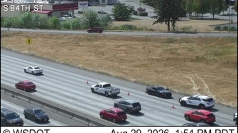Police searching for man involved in I-5 hit-and-run who fled scene on foot