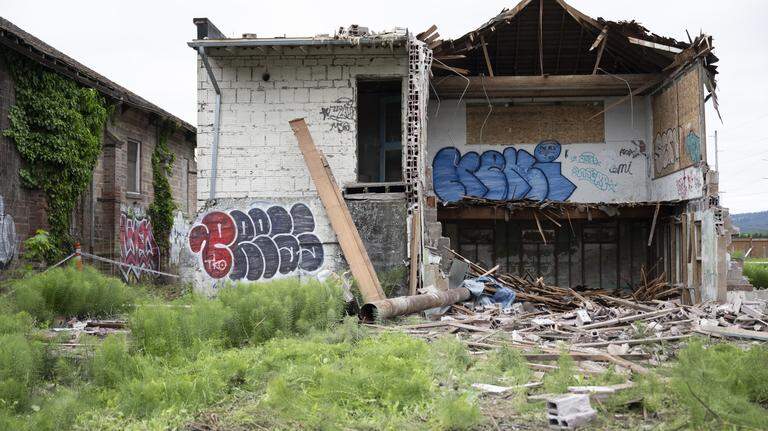 Demolition of 111-year-old school to resume due to safety risk, Pierce Co. says