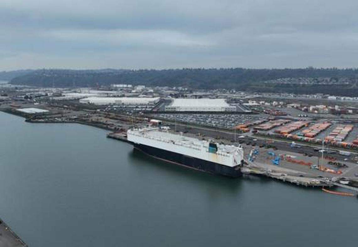 This aerial view of the Blair Waterway shows the site of the existing East Blair 1 terminal (right, with ship) and the intended future Puyallup Tribal Terminal (left).