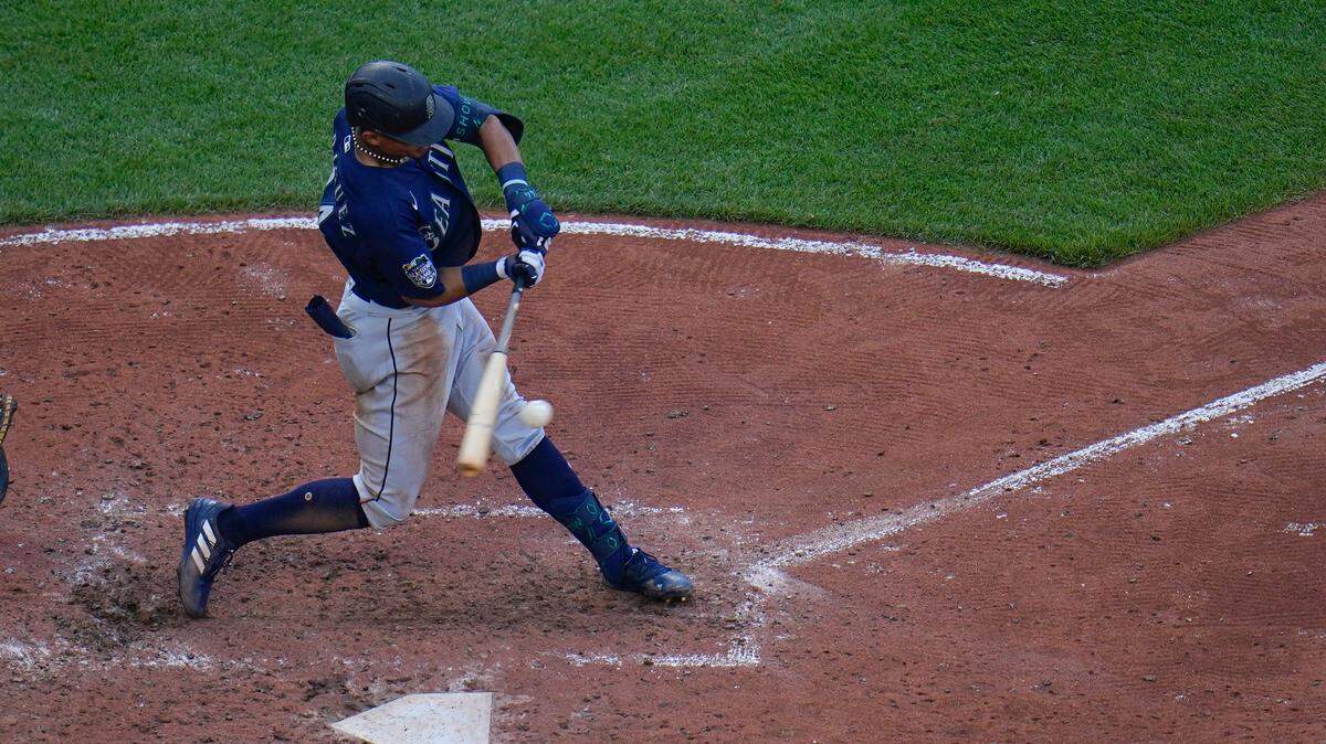 Seattle Mariners’ Julio Rodriguez collects a hit against the Baltimore Orioles in the eighth inning of a baseball game, Saturday, June 24, 2023, in Baltimore. The Orioles won 6-4 in 10 innings. (AP Photo/Julio Cortez)