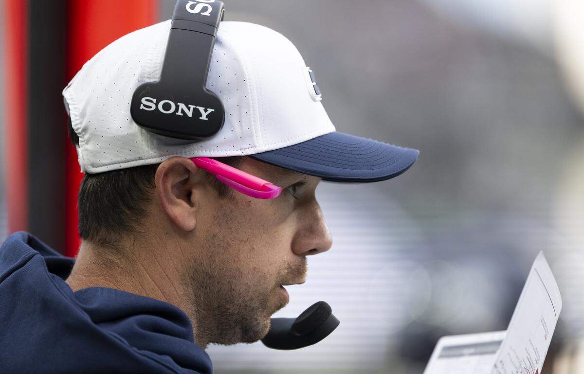 Seattle Seahawks offensive coordinator Klint Kubiak calls plays during the first quarter of the game against the Las Vegas Raiders at Lumen Field, on Thursday, Aug. 7, 2025, in Seattle, Wash.